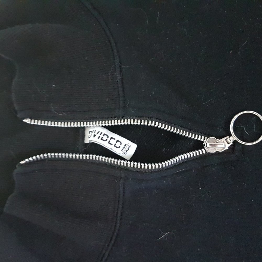 HM Knit Crop Top with O-ring Zipper - Picture 4 of 4